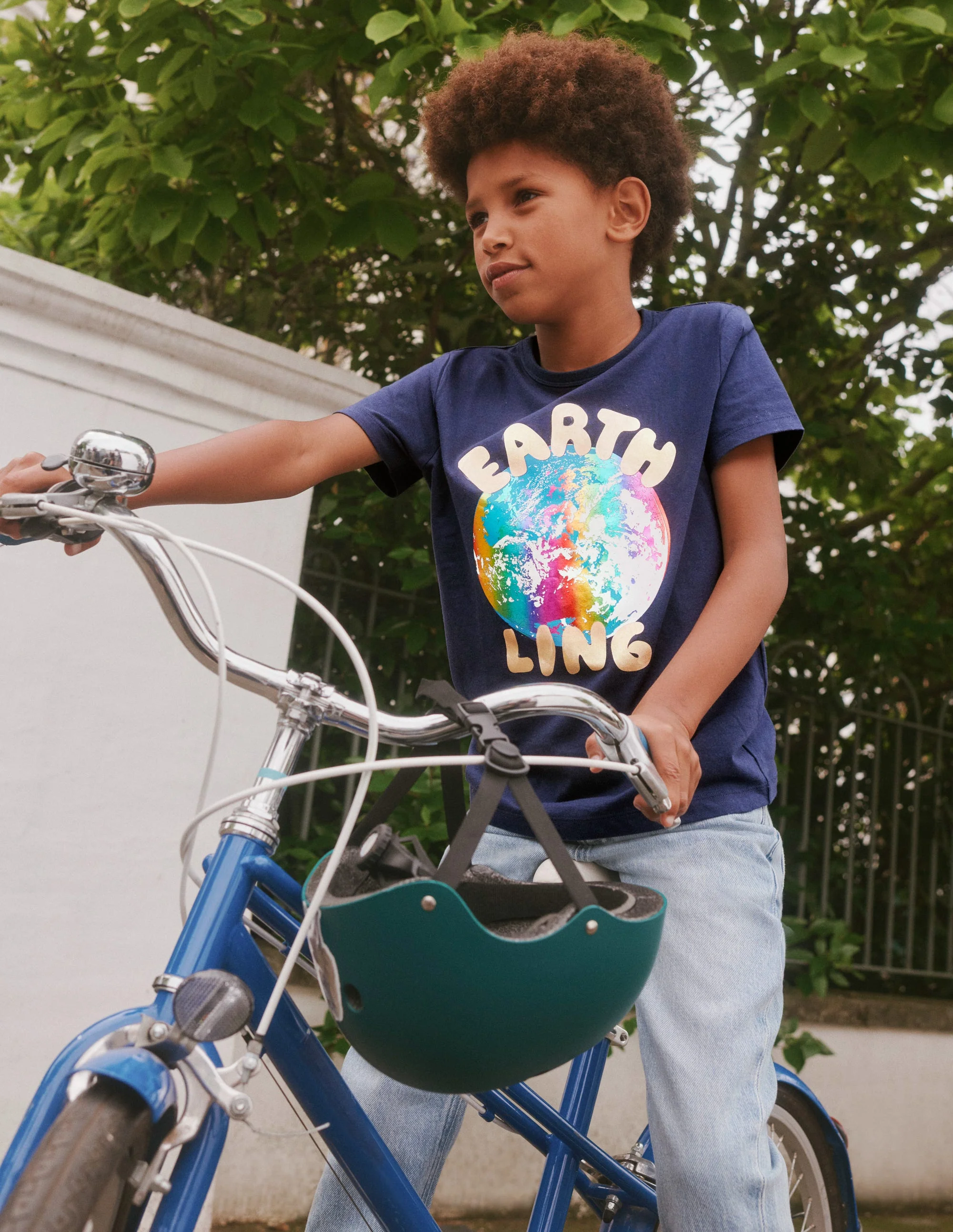 Earth Logo-Print T-Shirt-Bright Navy - Image 4