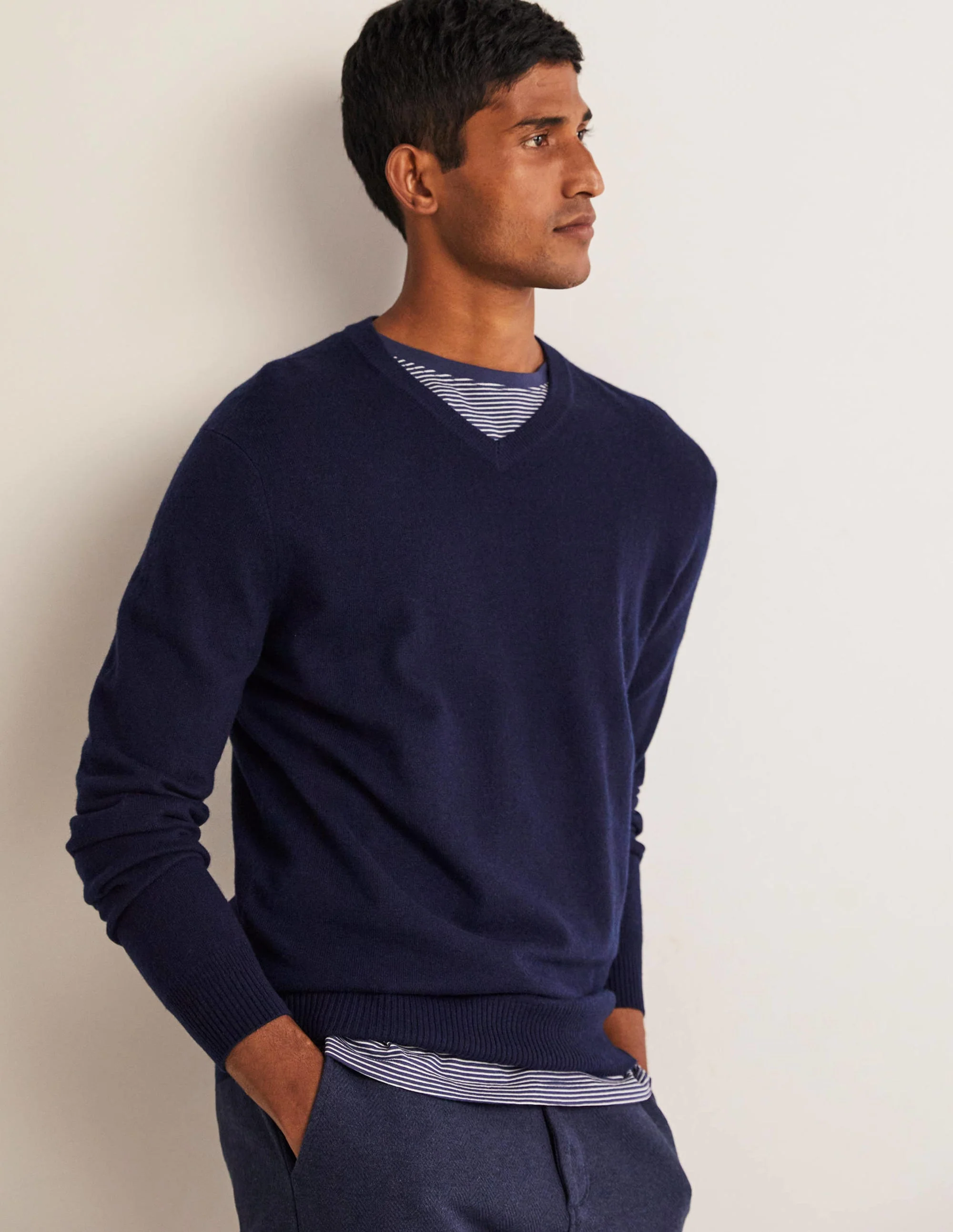 Cashmere V-neck-Navy