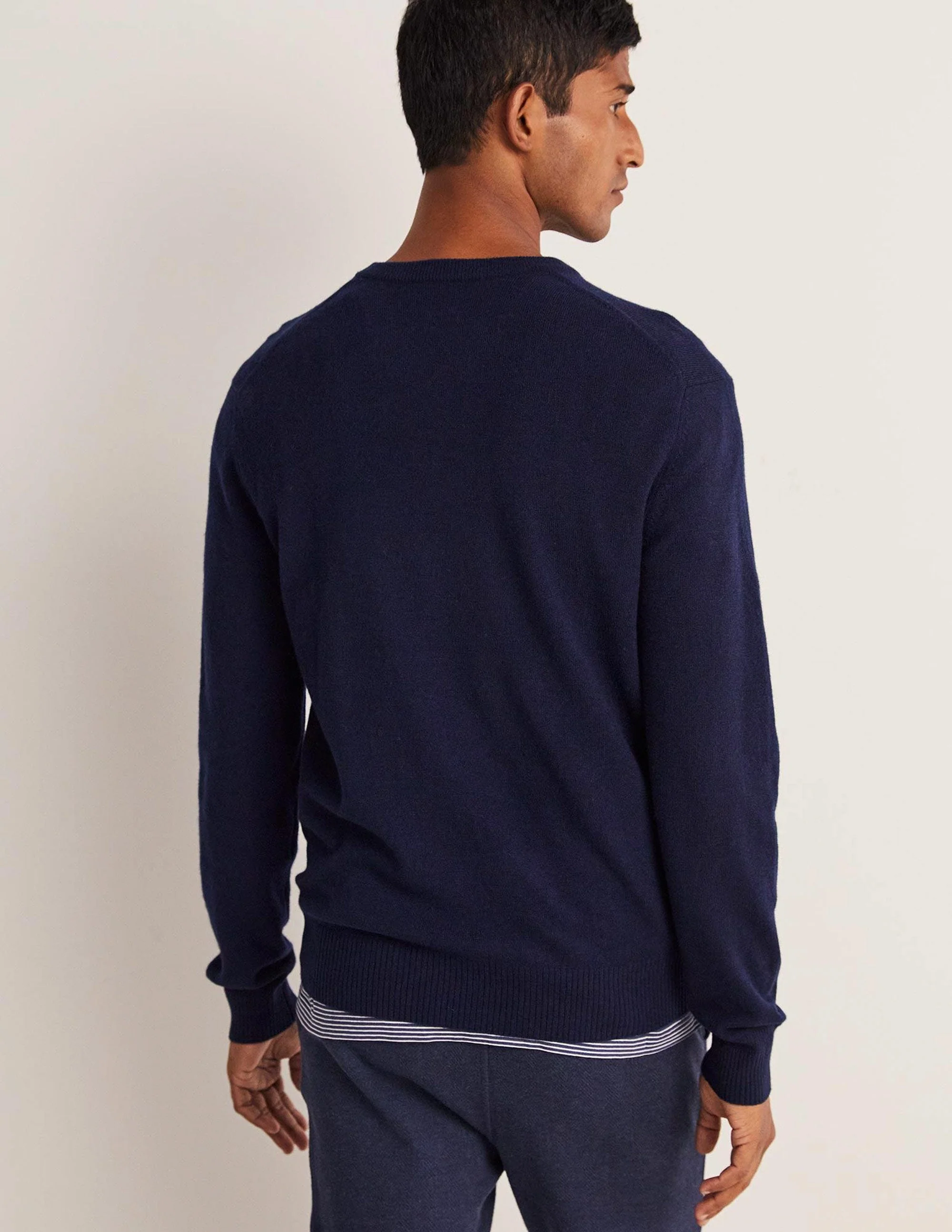 Cashmere V-neck-Navy - Image 8