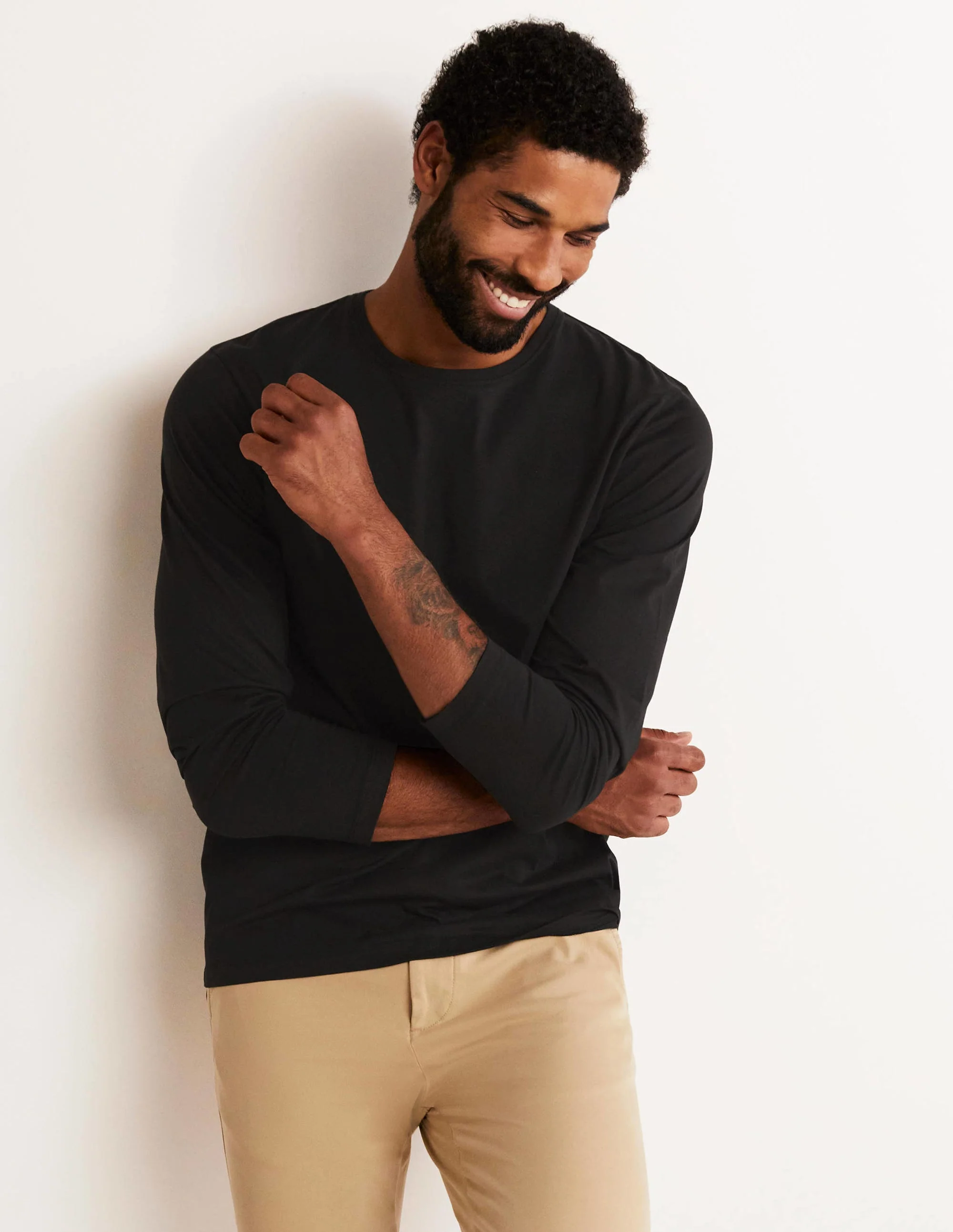 Classic Long-Sleeved T-shirt-Black - Image 4