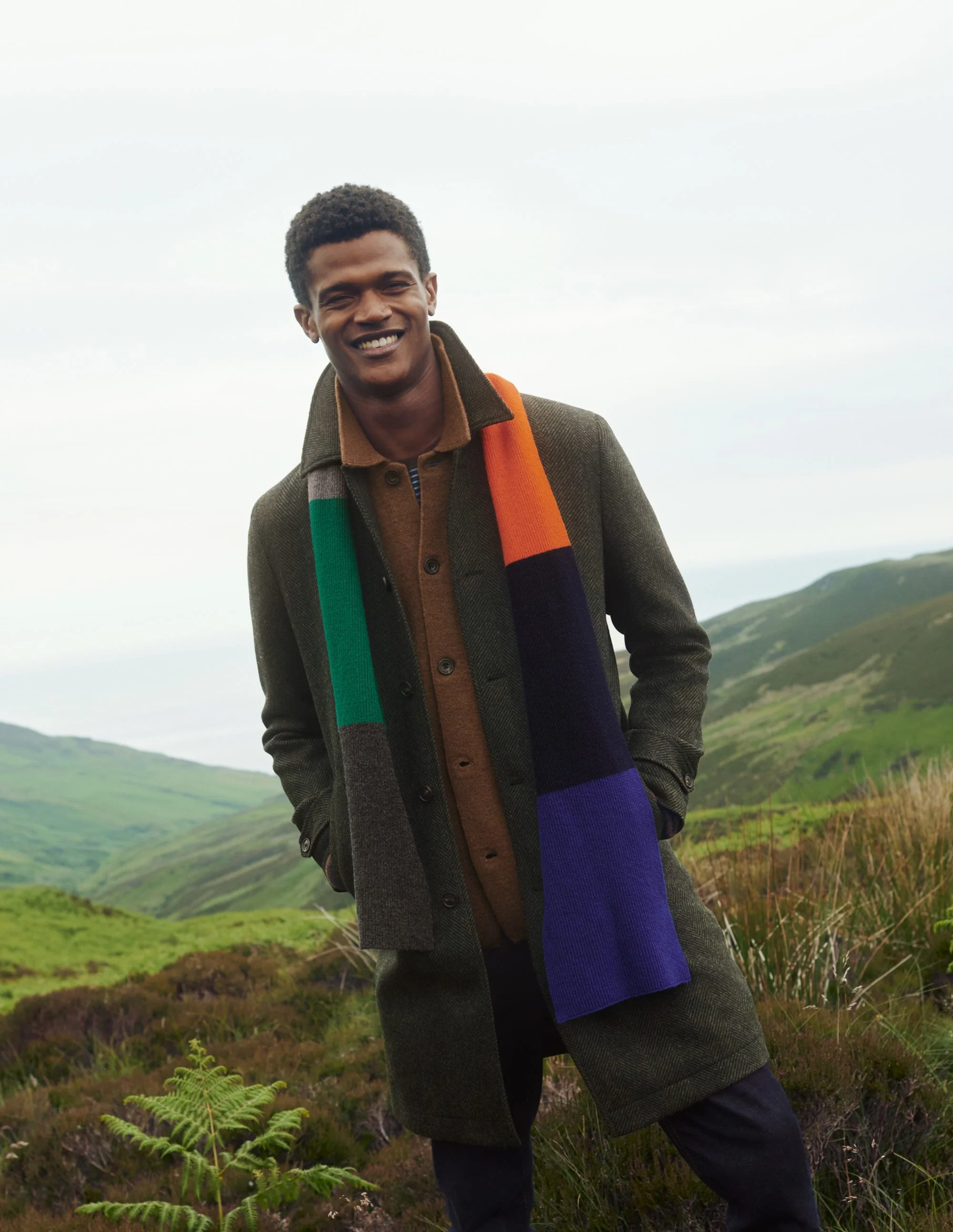 Eldon British Tweed Overcoat-Richmond Green Herringbone - Image 7