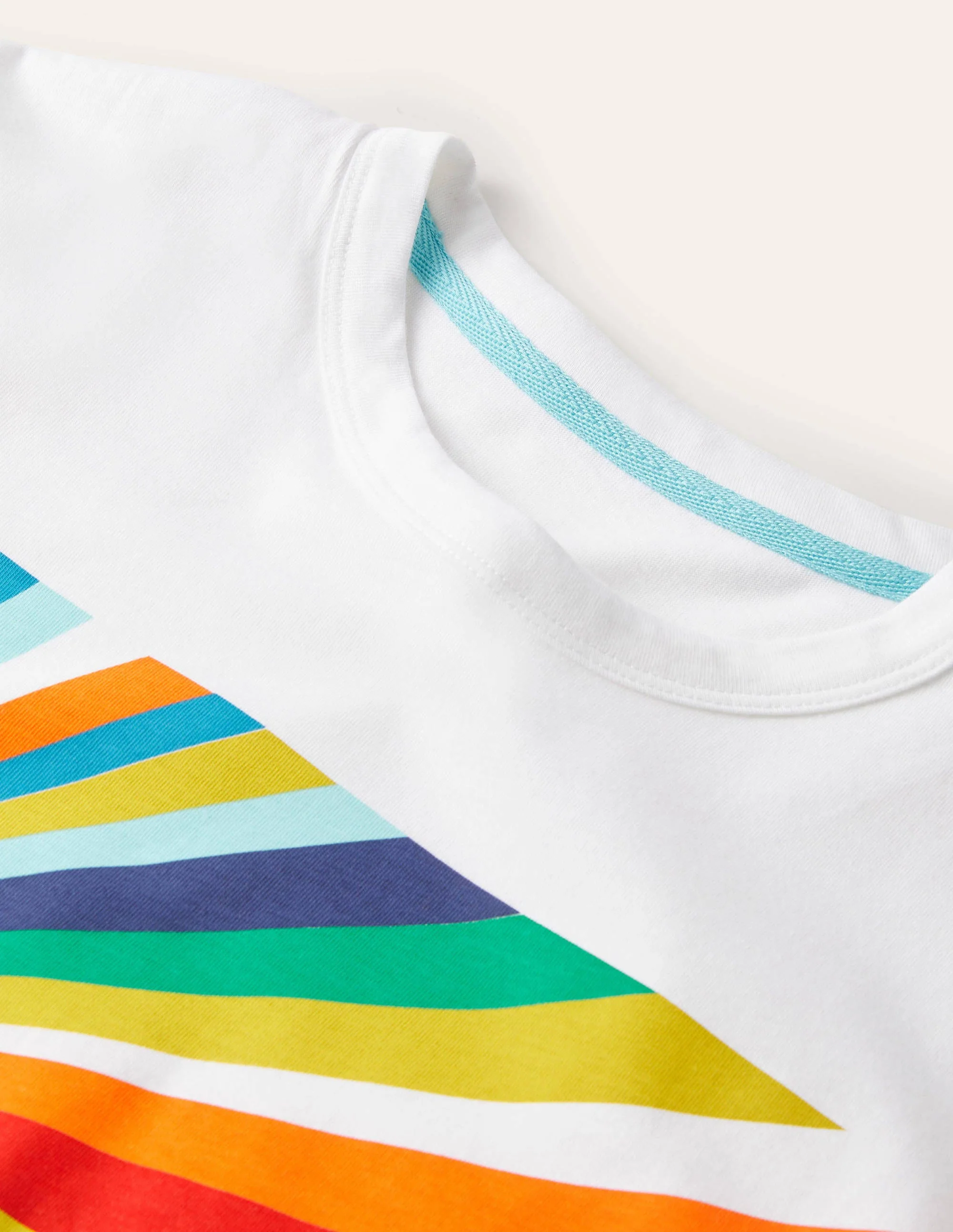 Kingston T-shirt-White Rainbow Sunset - Image 5