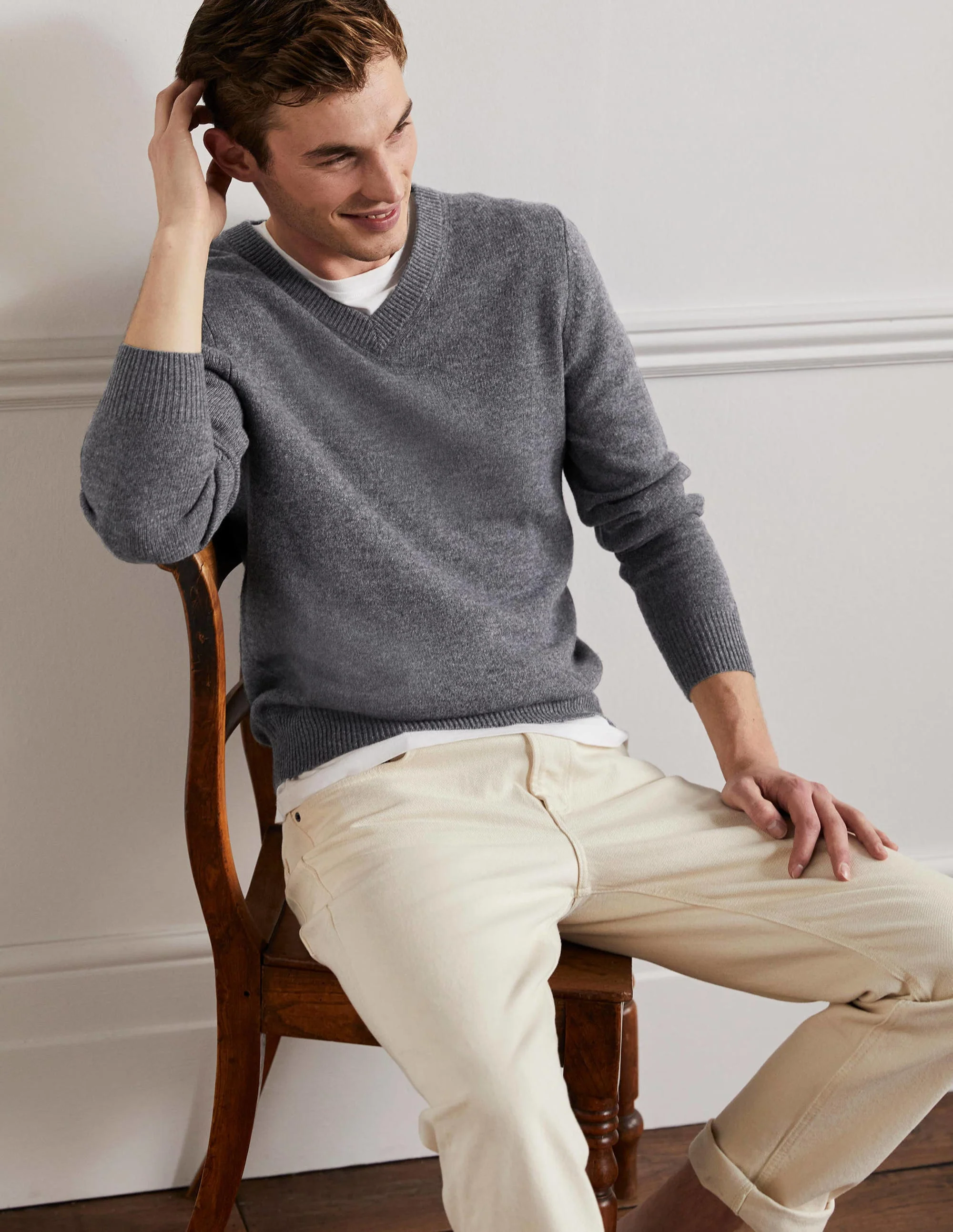 Lambswool V-Neck-Charcoal - Image 5