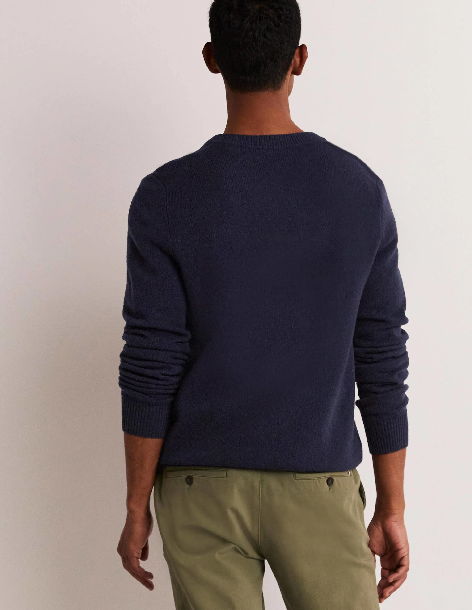 Lambswool V-Neck-Space Navy - Image 3