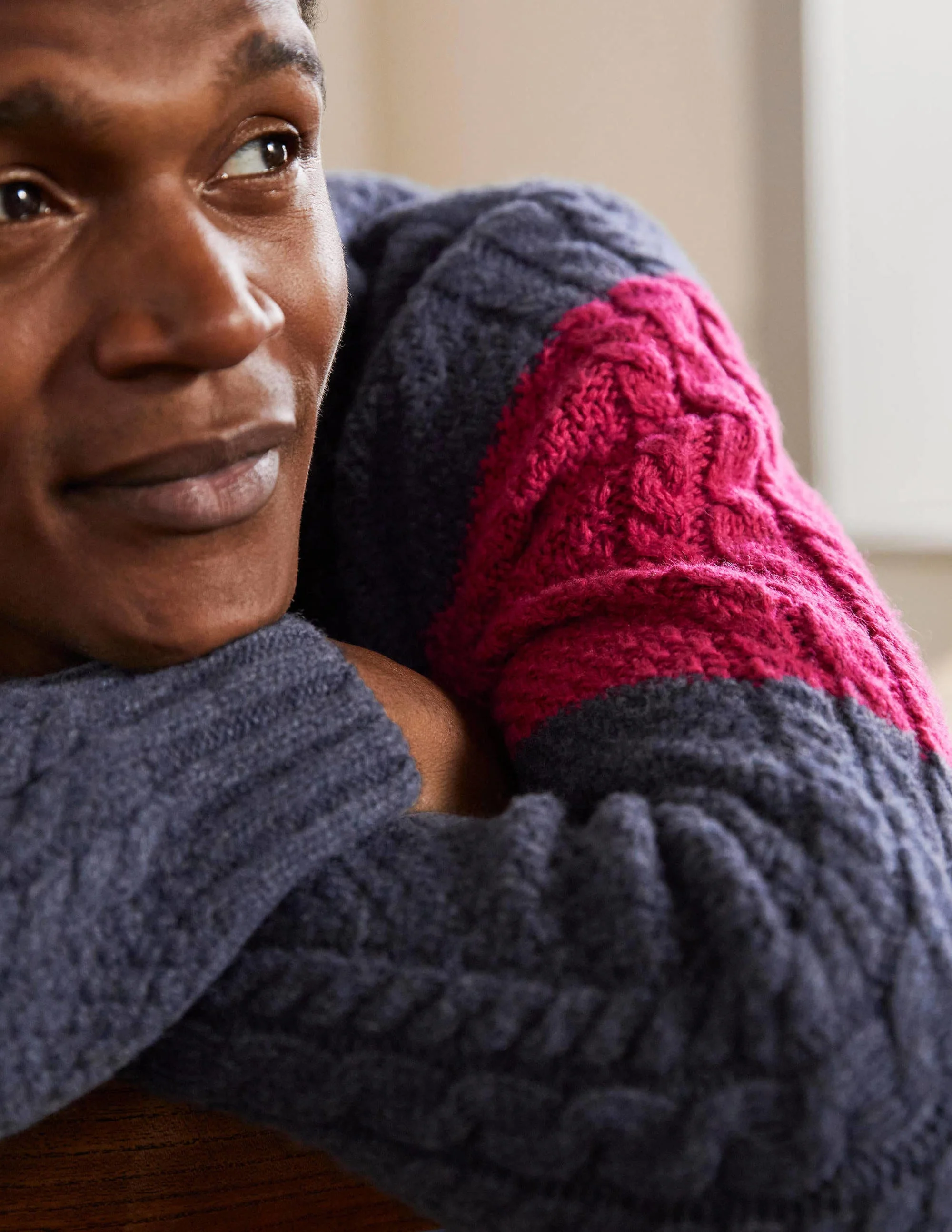 Paul Sweater-Navy/ Magenta Pink