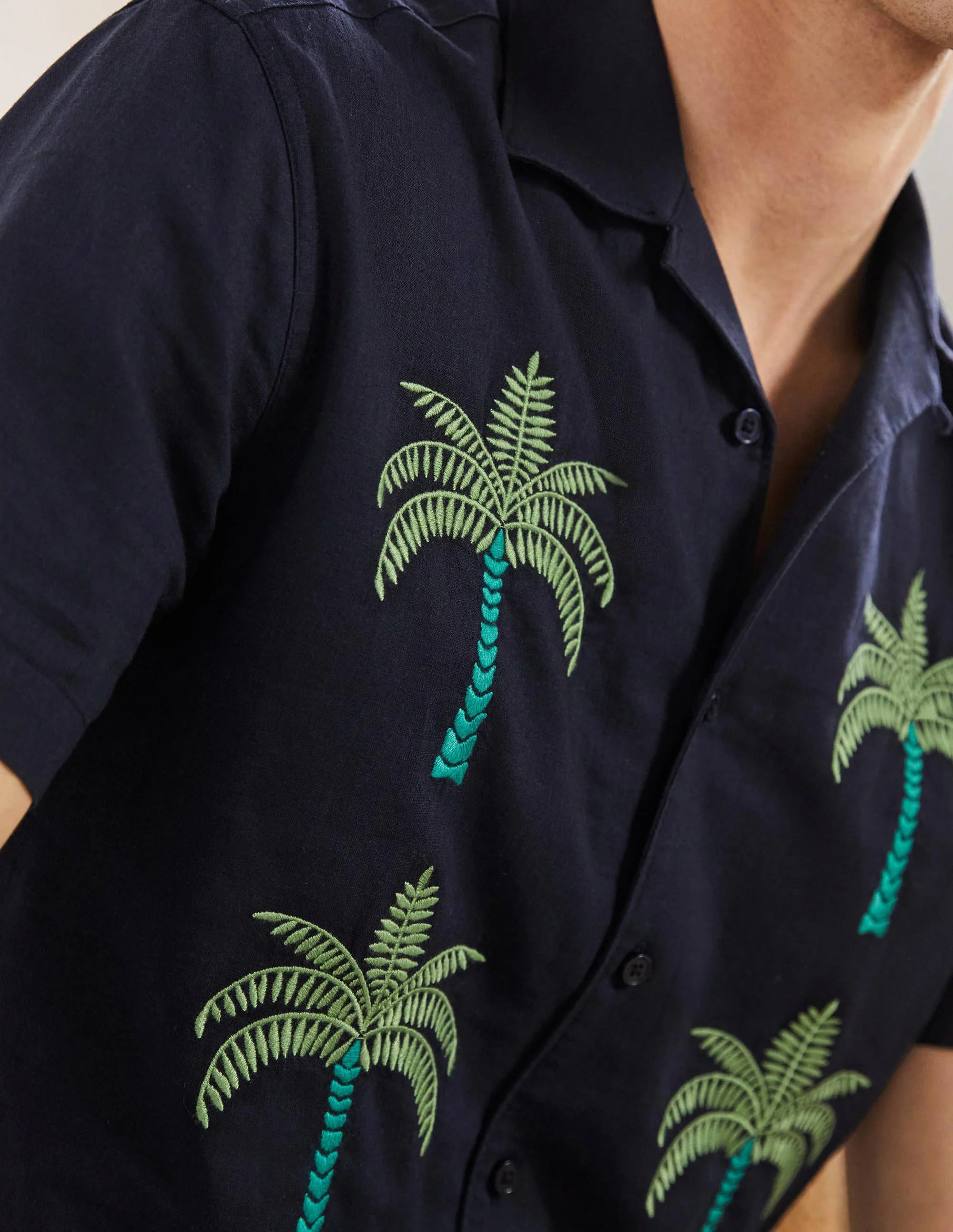 Revere Linen Cotton shirt-Navy Embroidered Palm Tree - Image 2