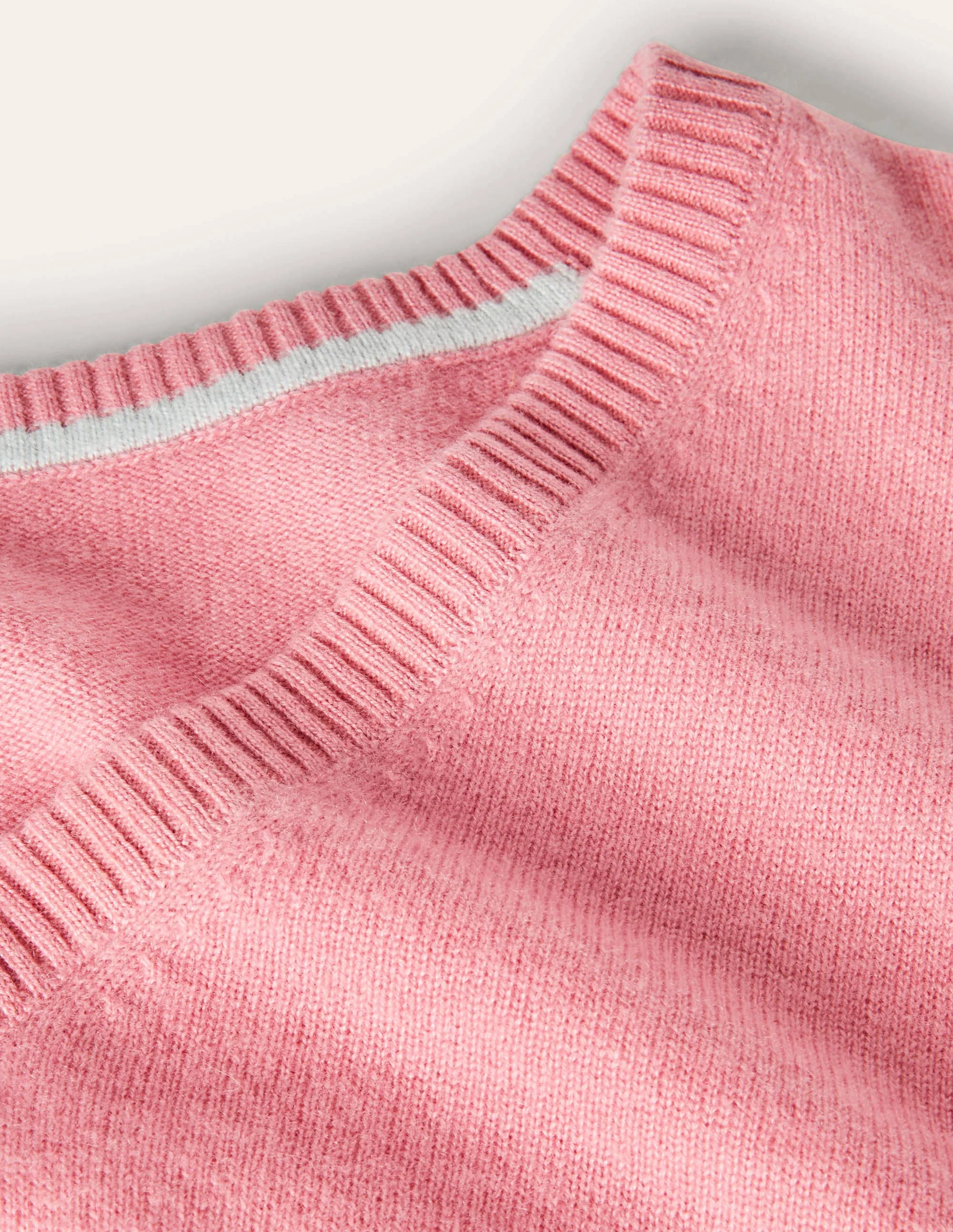 Cashmere V-neck Relax Jumper-Formica Pink - Image 7