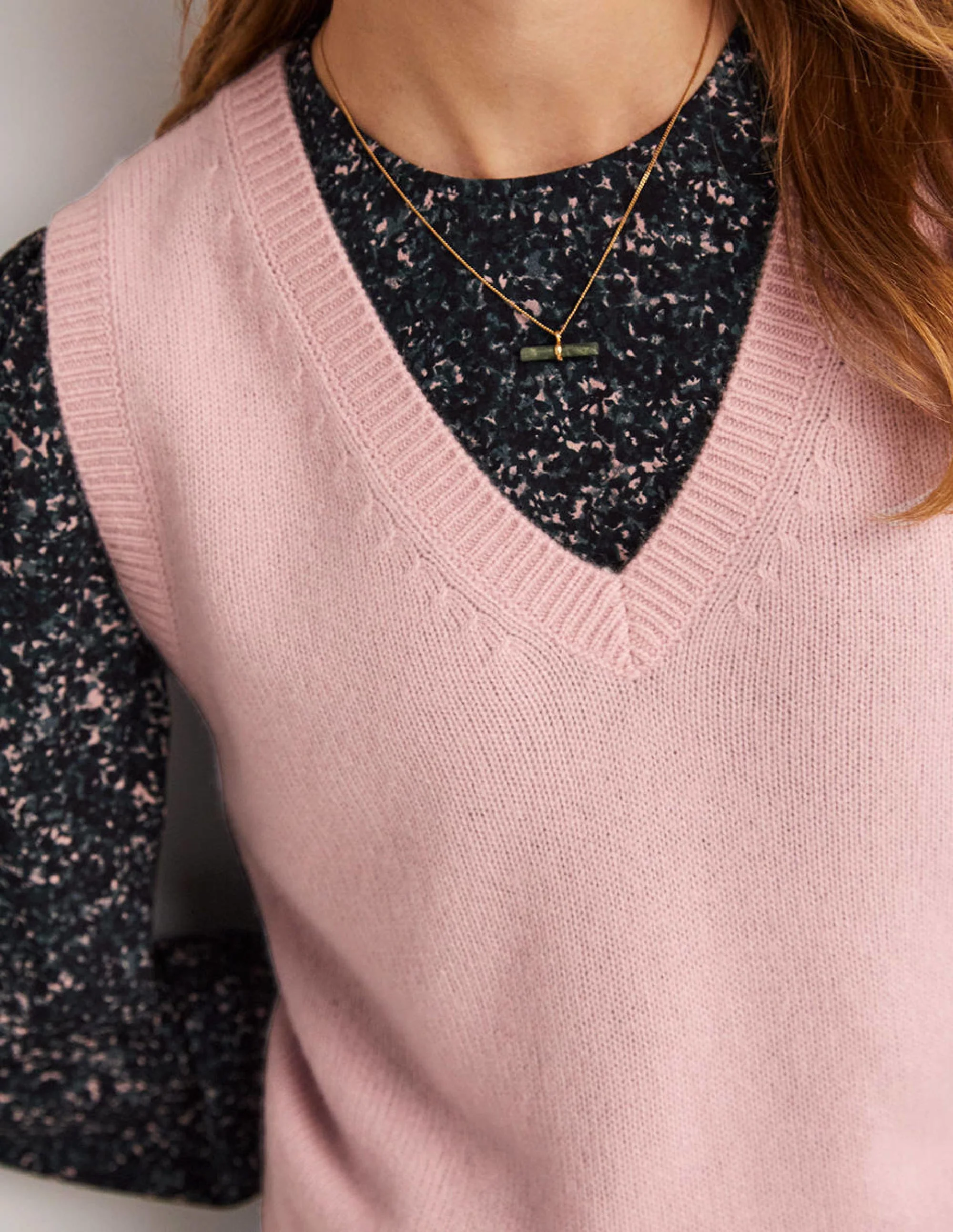 Cashmere V-Neck Sweater Vest-Coconut Ice Pink - Image 2