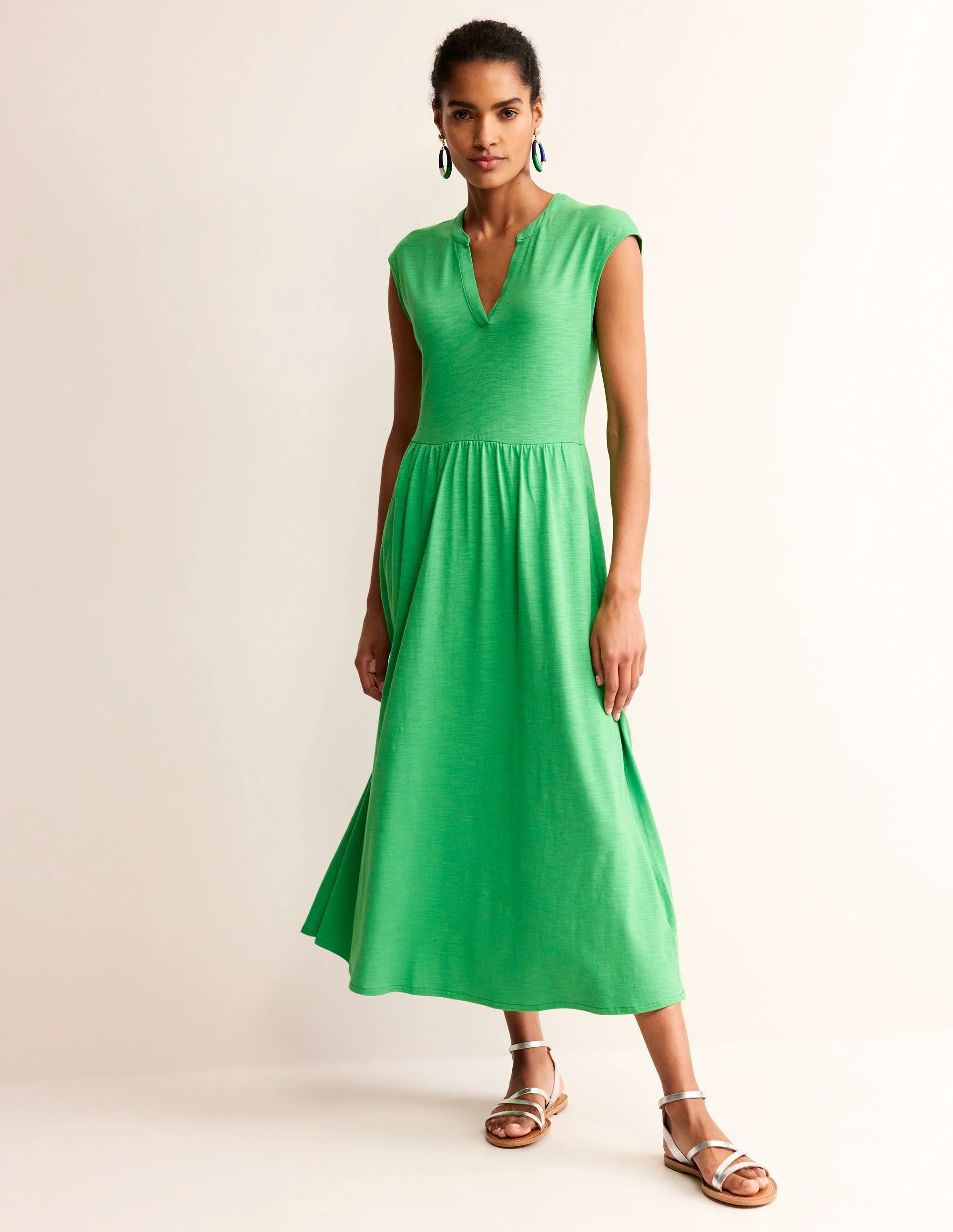 Chloe Notch Jersey Midi Dress-Kelly Green - Image 4