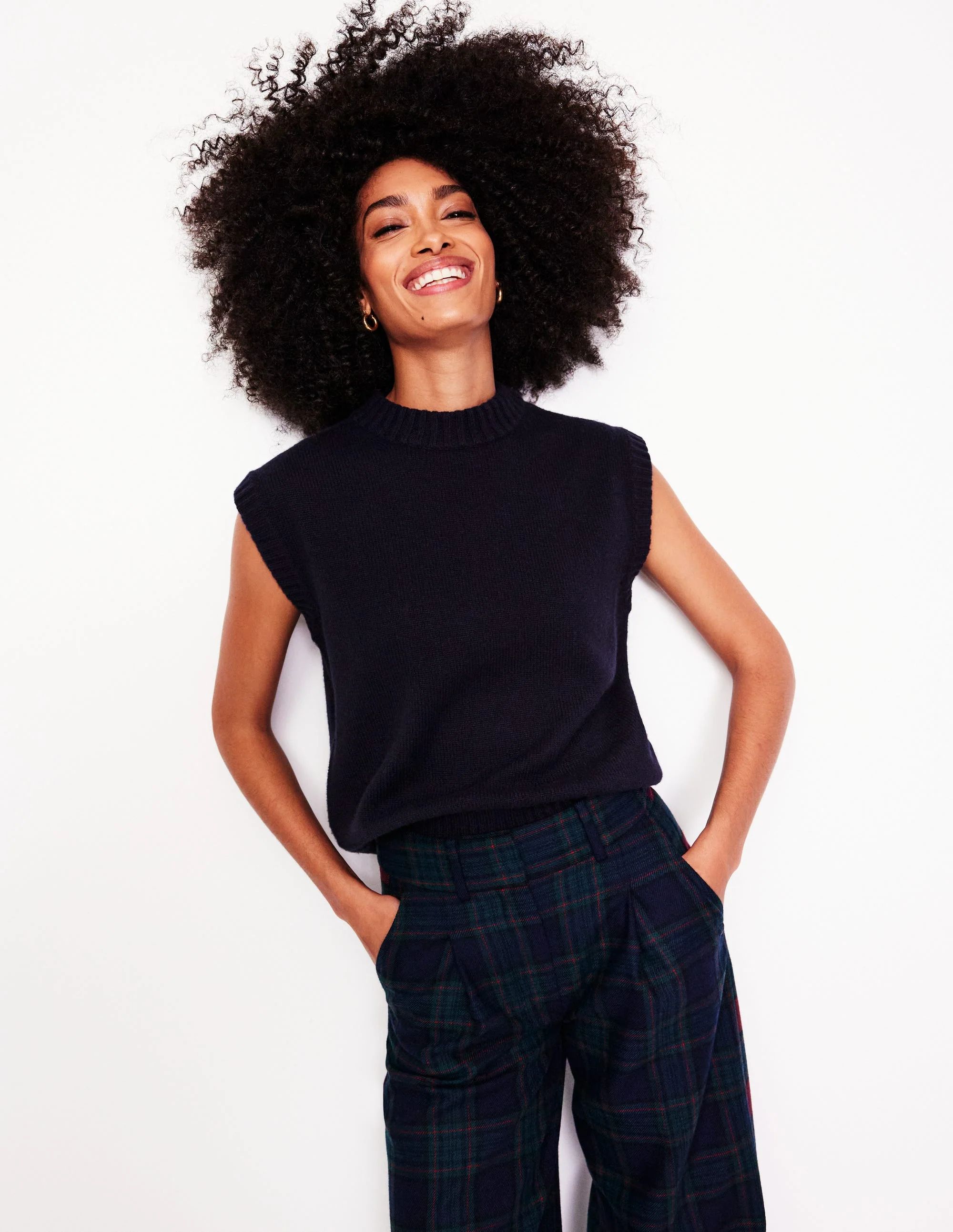 Chunky Cashmere Crew Neck Vest-Navy - Image 5