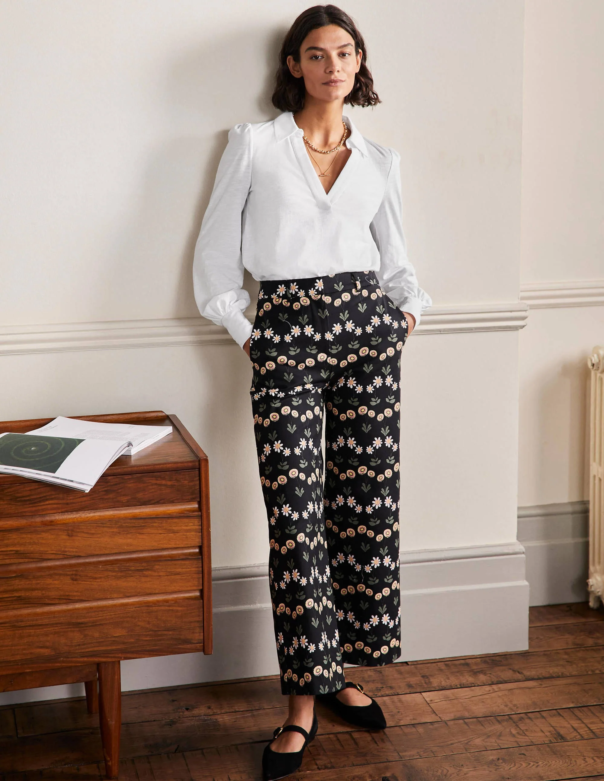 Collared Notch Neck Cotton Top-White - Image 4