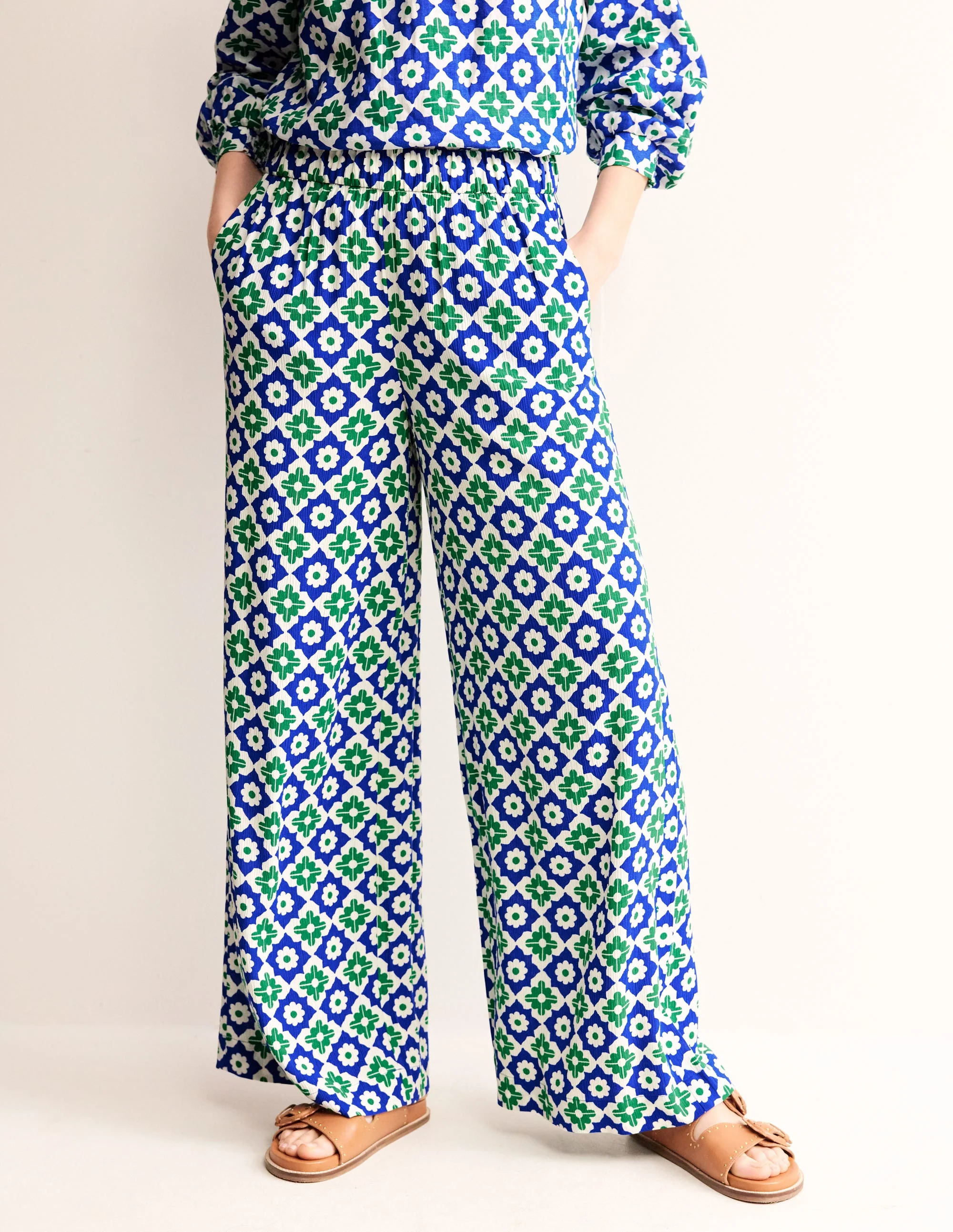 Crinkle Wide Pants-Green Tambourine, Geometric - Image 2