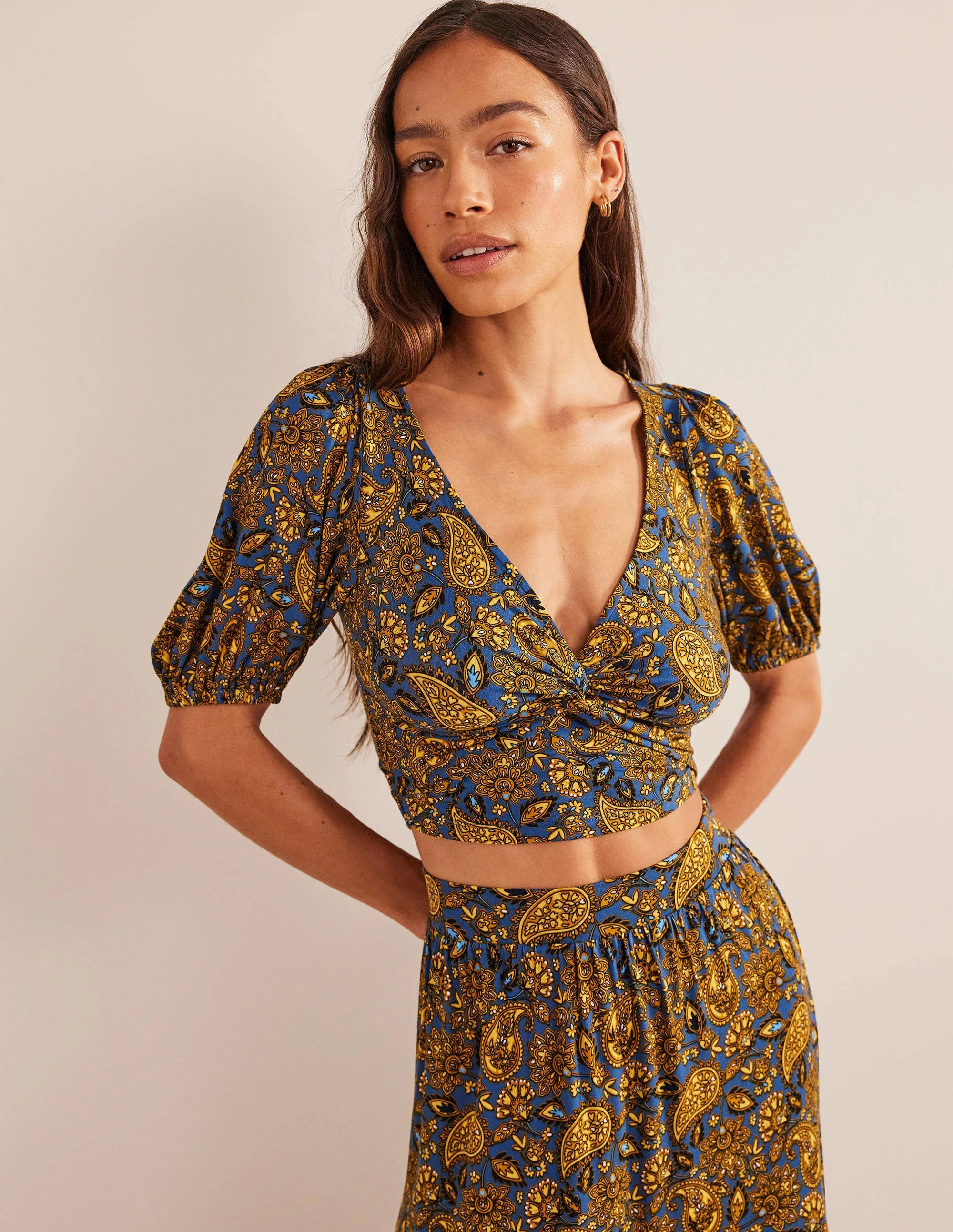 Cropped Twist Detail Top-Harvest Gold, Paisley Terrace - Image 4
