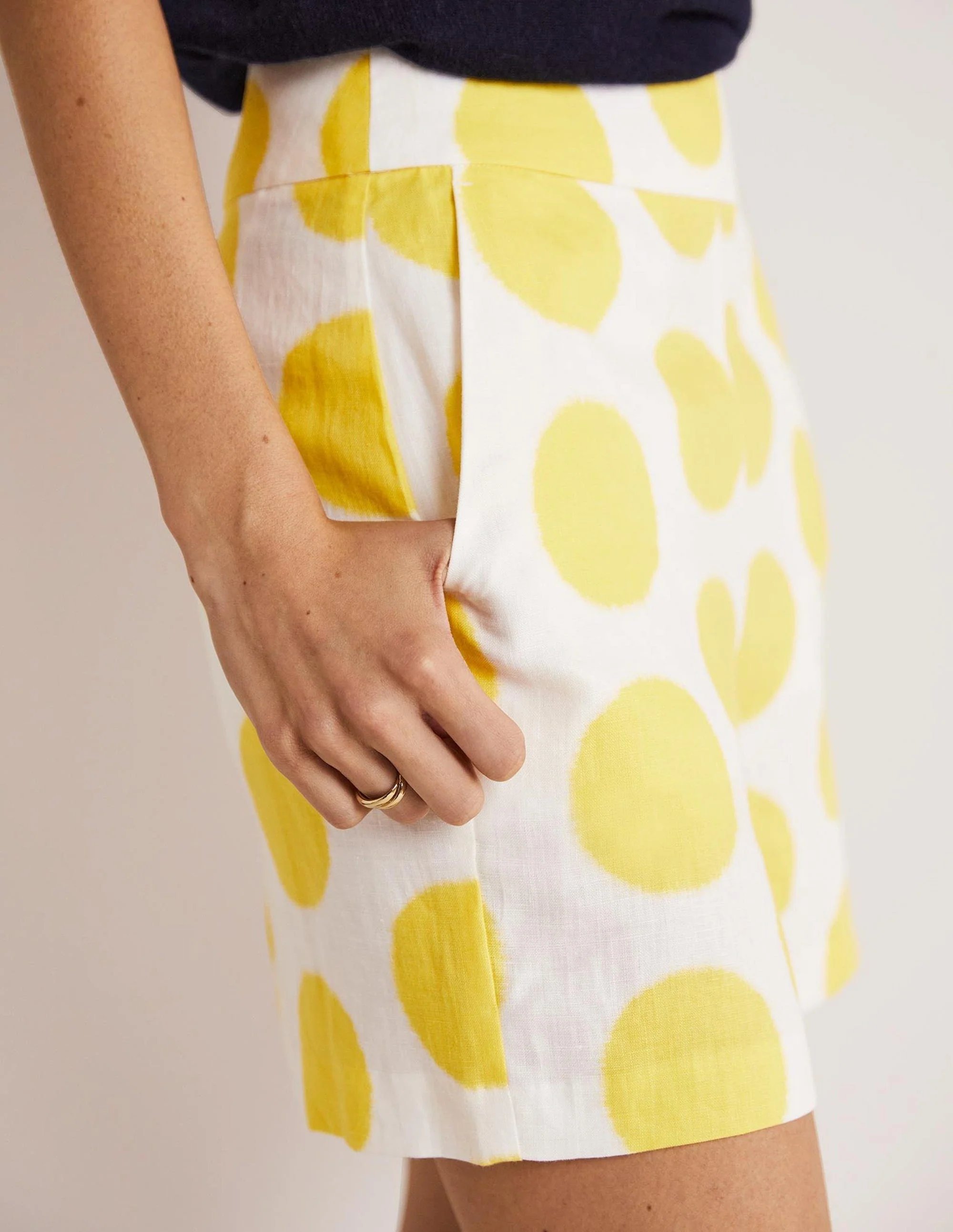 Georgina Linen Shorts-Lemon Fizz, Ikat Spot - Image 10