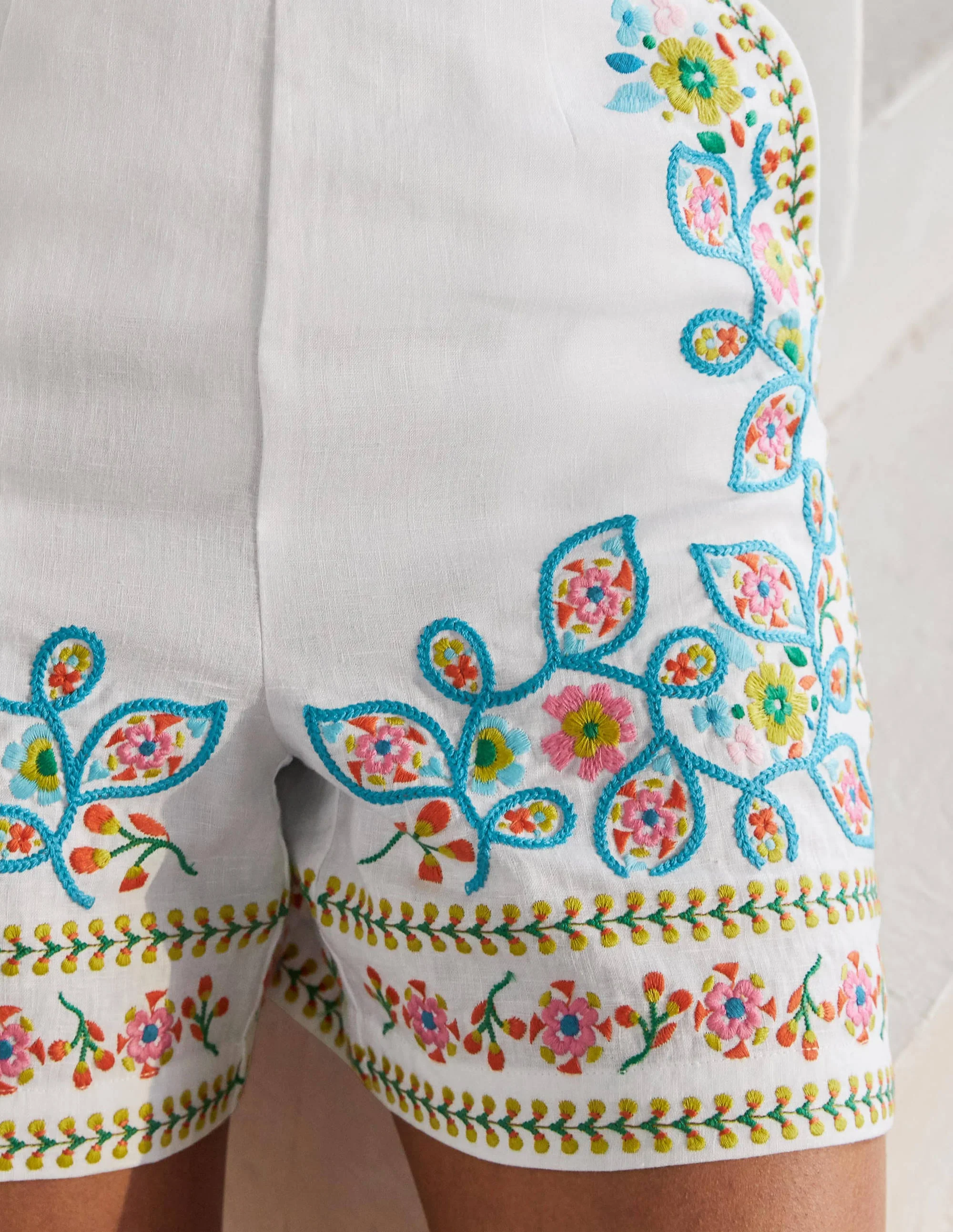 Georgina Linen Shorts-White, Embroidery - Image 3