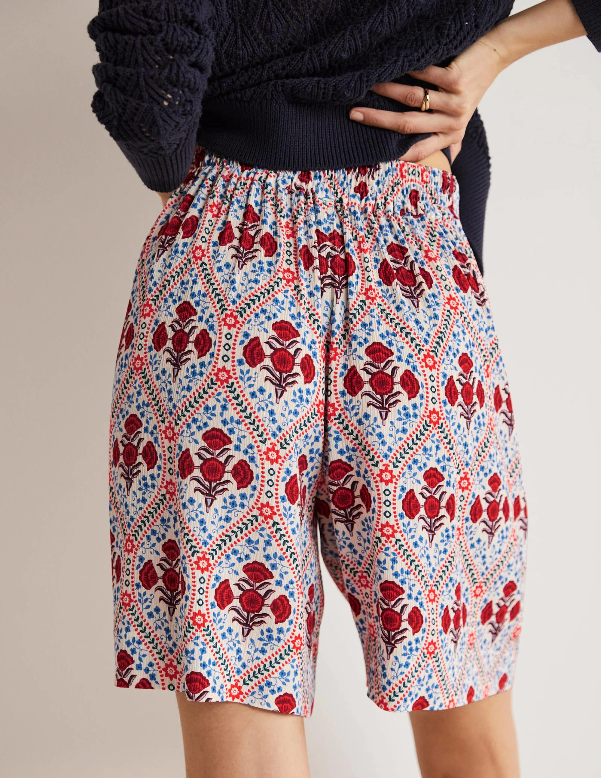 Grace Crinkle Shorts-Ivory, Poppy Bloom - Image 3