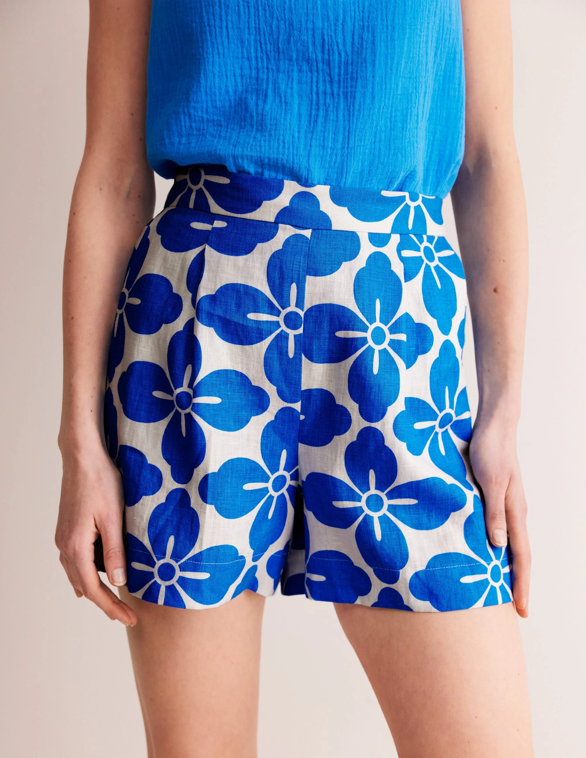Hampstead Linen Shorts-Indigo Bunting, Floral Tile - Image 4