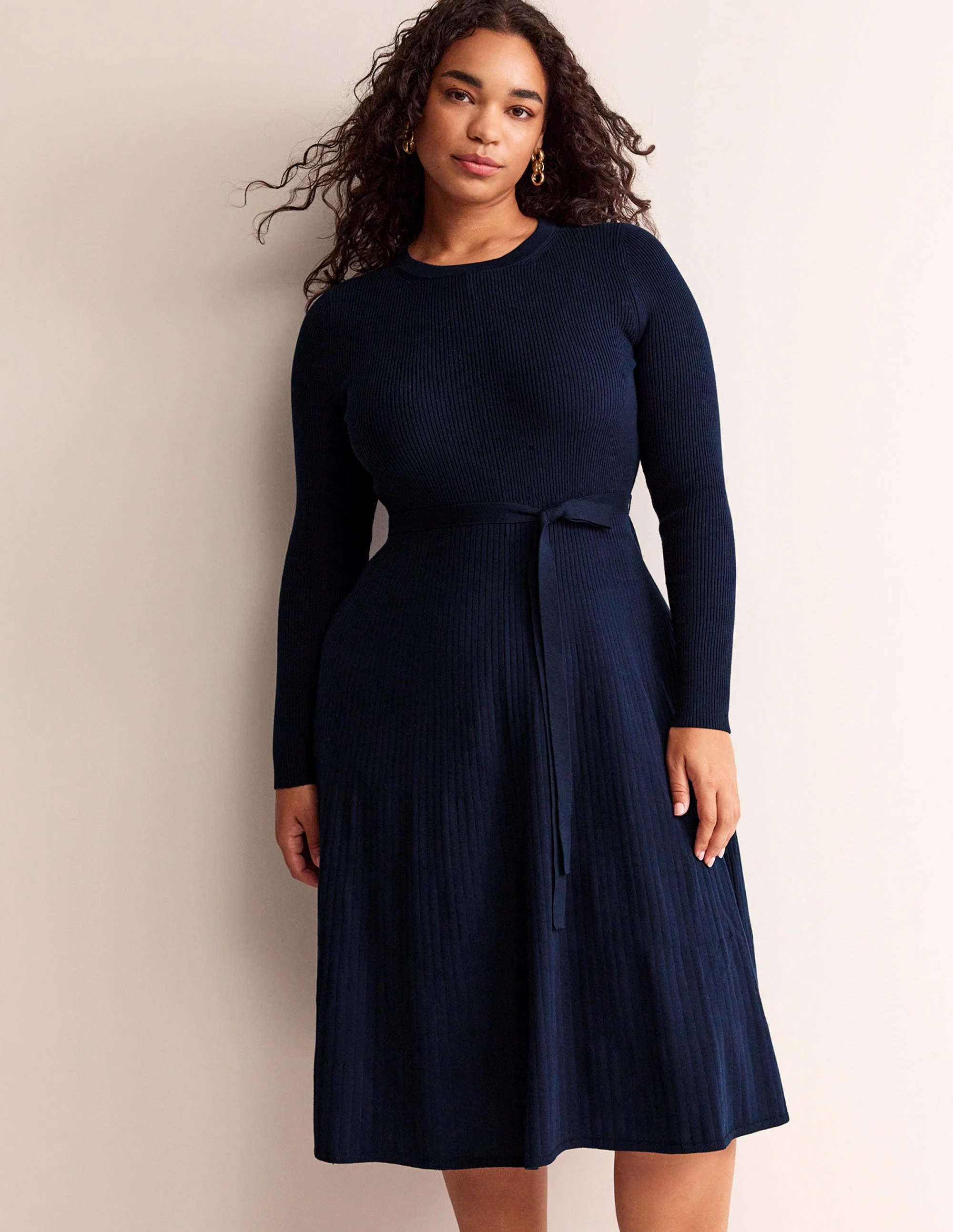 Lola Knitted Midi Dress-Navy - Image 6