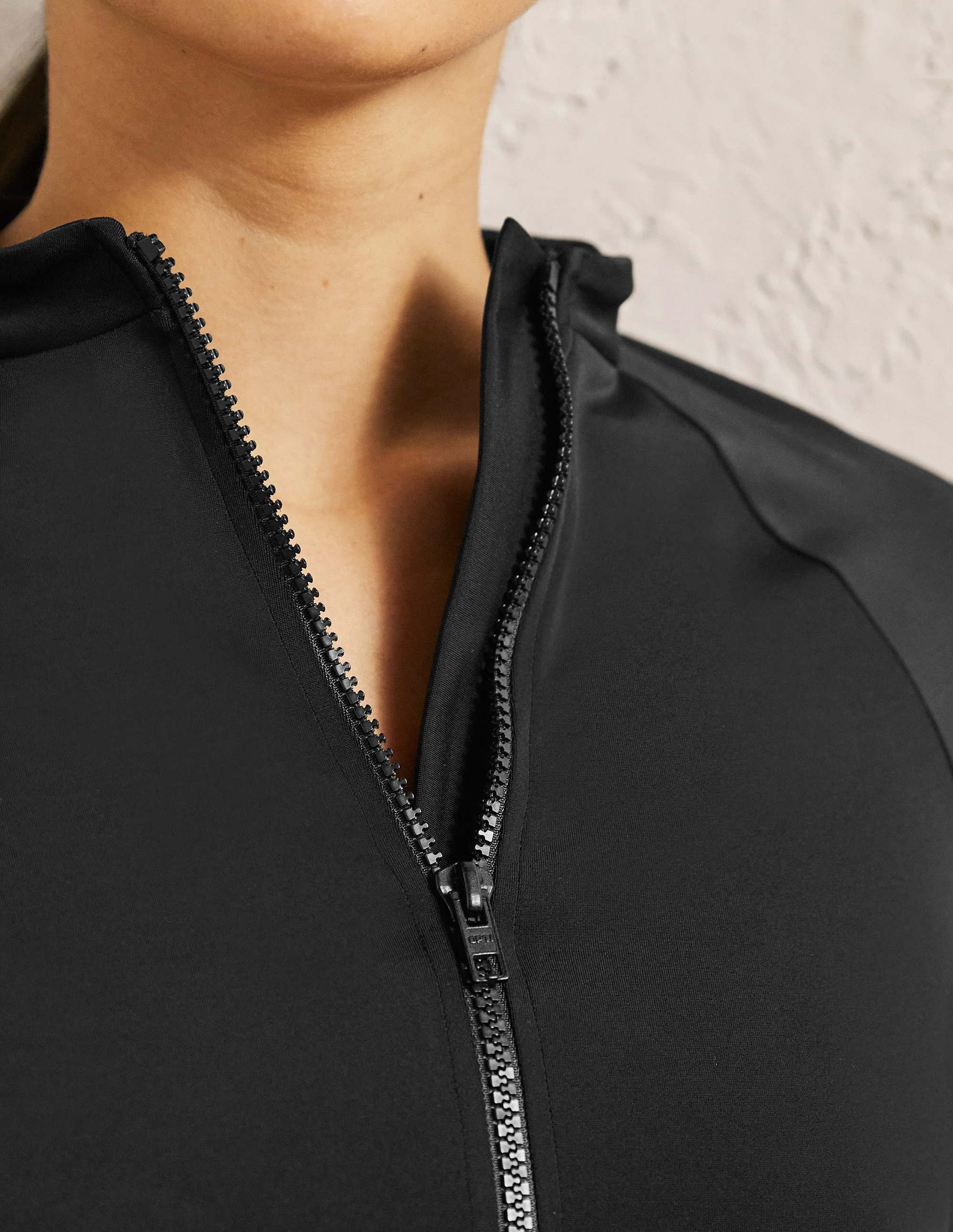 Mid Sleeve Rash Guard-Black - Image 2