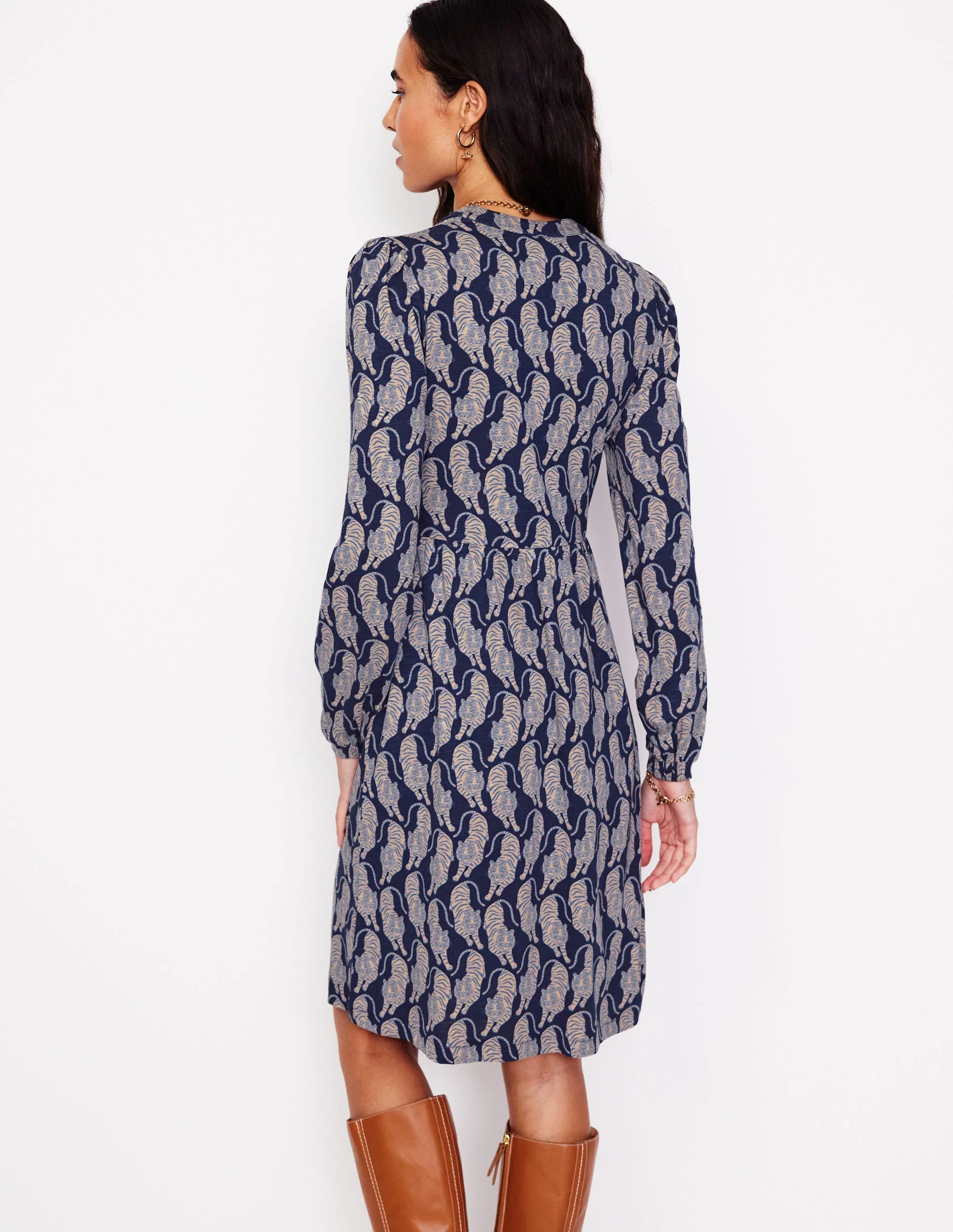 Naomi Relaxed Jersey Dress-French Navy, Tiger - Image 3