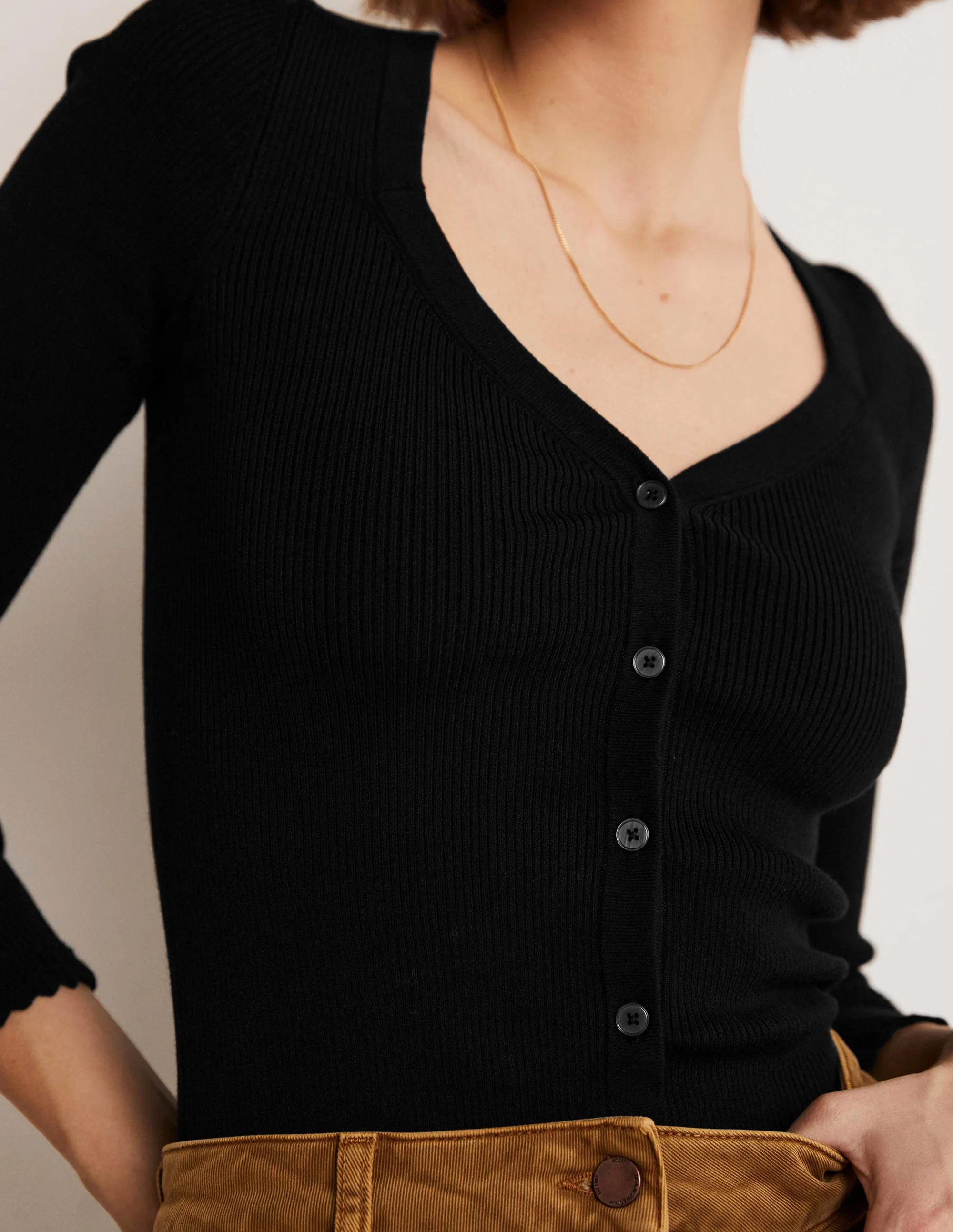 Ribbed Sweetheart Cardigan-Black - Image 2