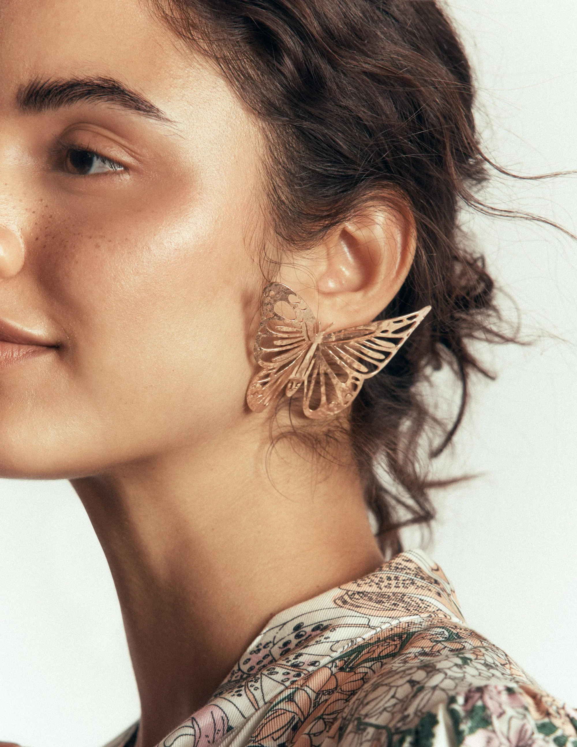 Statement Hammered Studs-Butterfly - Image 2
