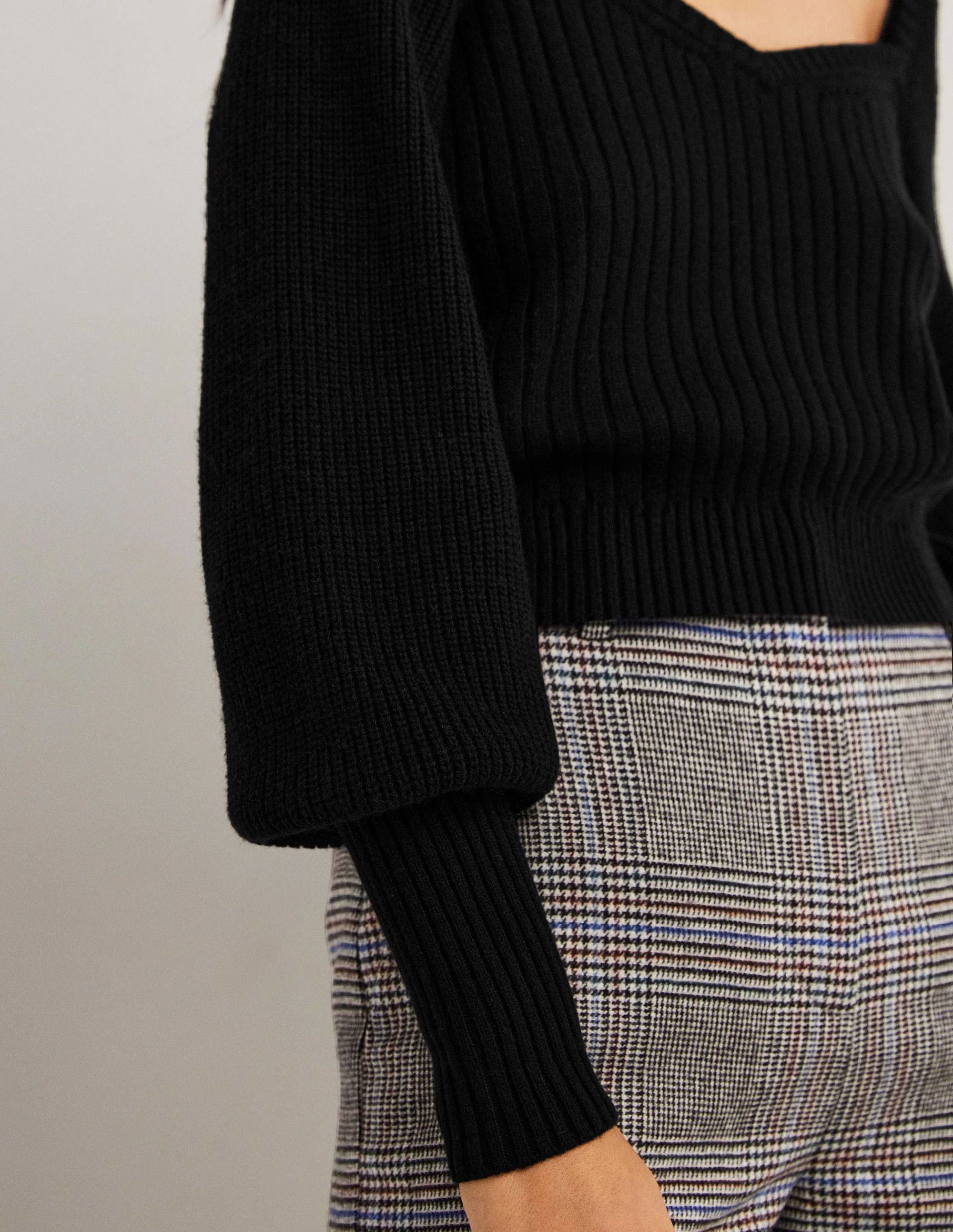 Sweetheart Blouson Sweater-Black - Image 2