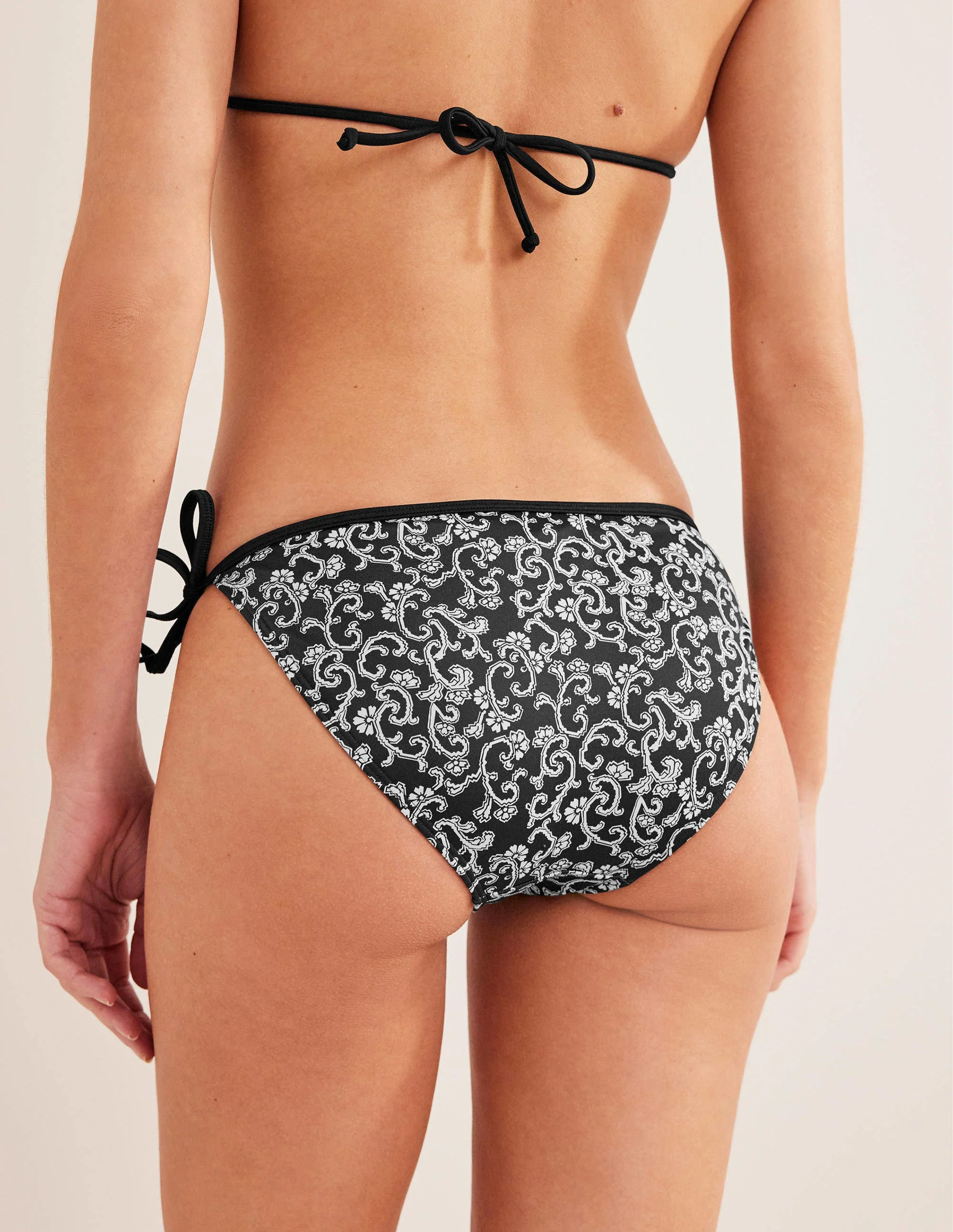 Symi String Bikini Bottoms-Nero, Swirl Sprig - Image 3