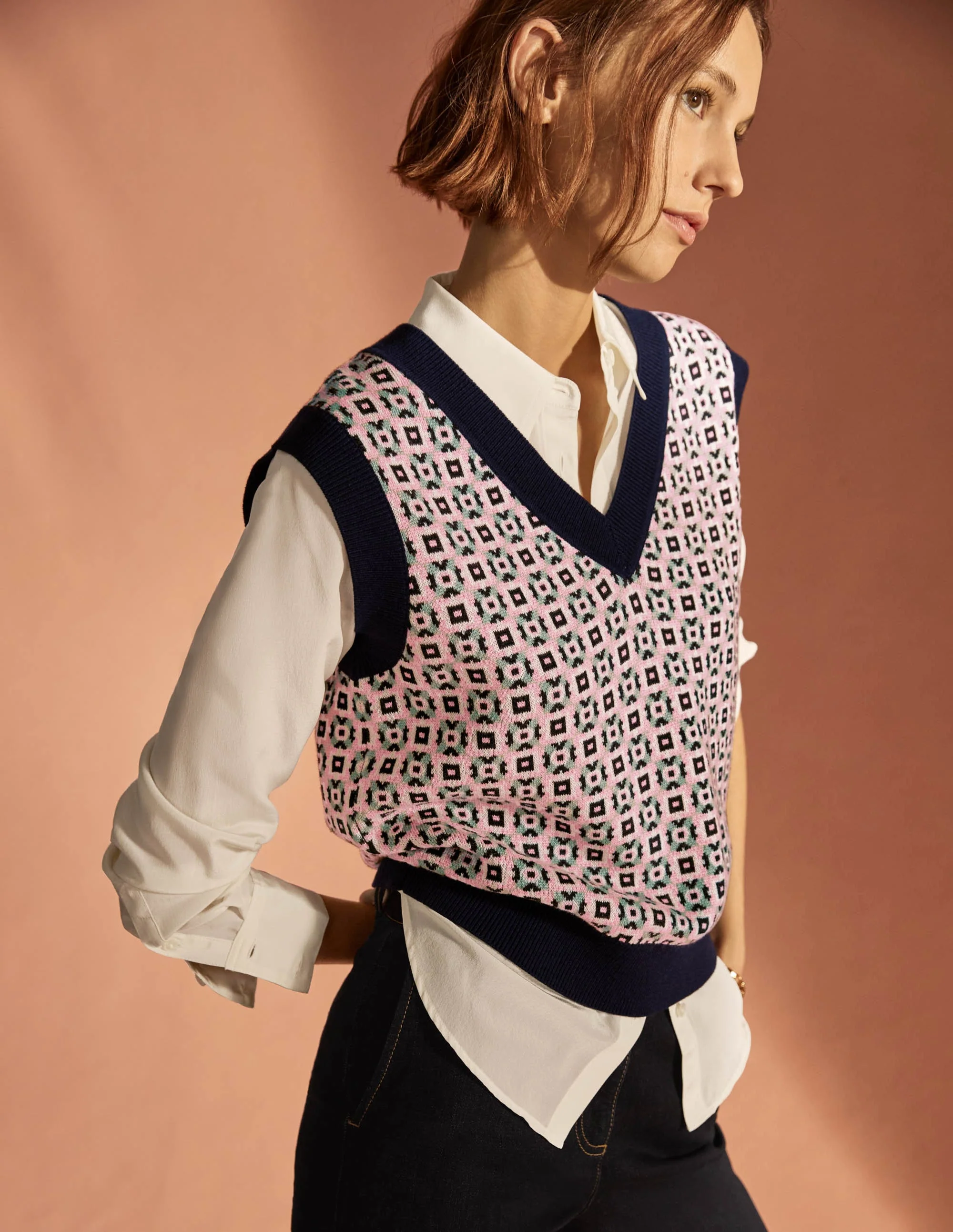 V-neck Knitted Sweater Vest-Almond Pink, Square Geo - Image 11