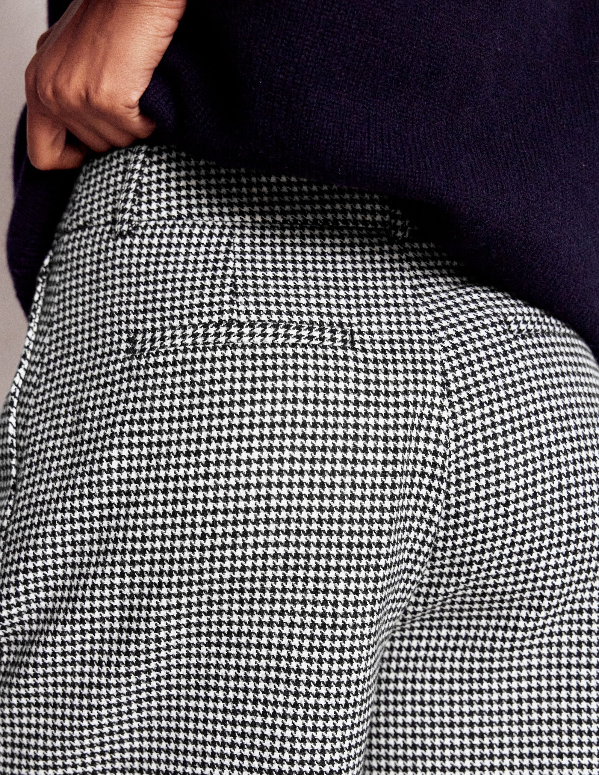 Wool Tailored Shorts-Black and Ivory Puppytooth - Image 4
